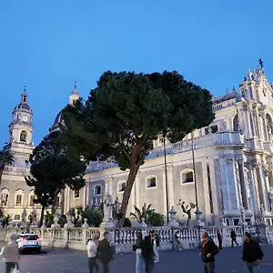 https://trinacria-catania-95100.taorminaitalyhotels.com